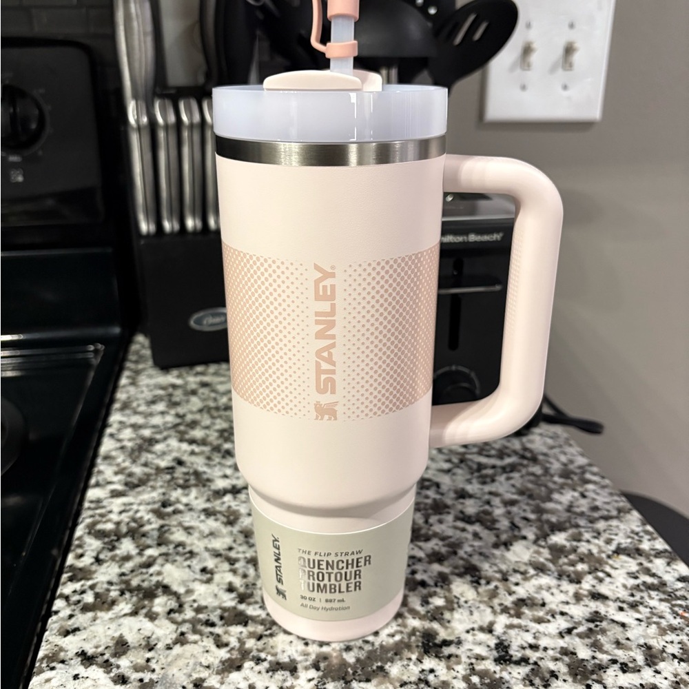 Stanley Rose Quartz 30 oz Quencher